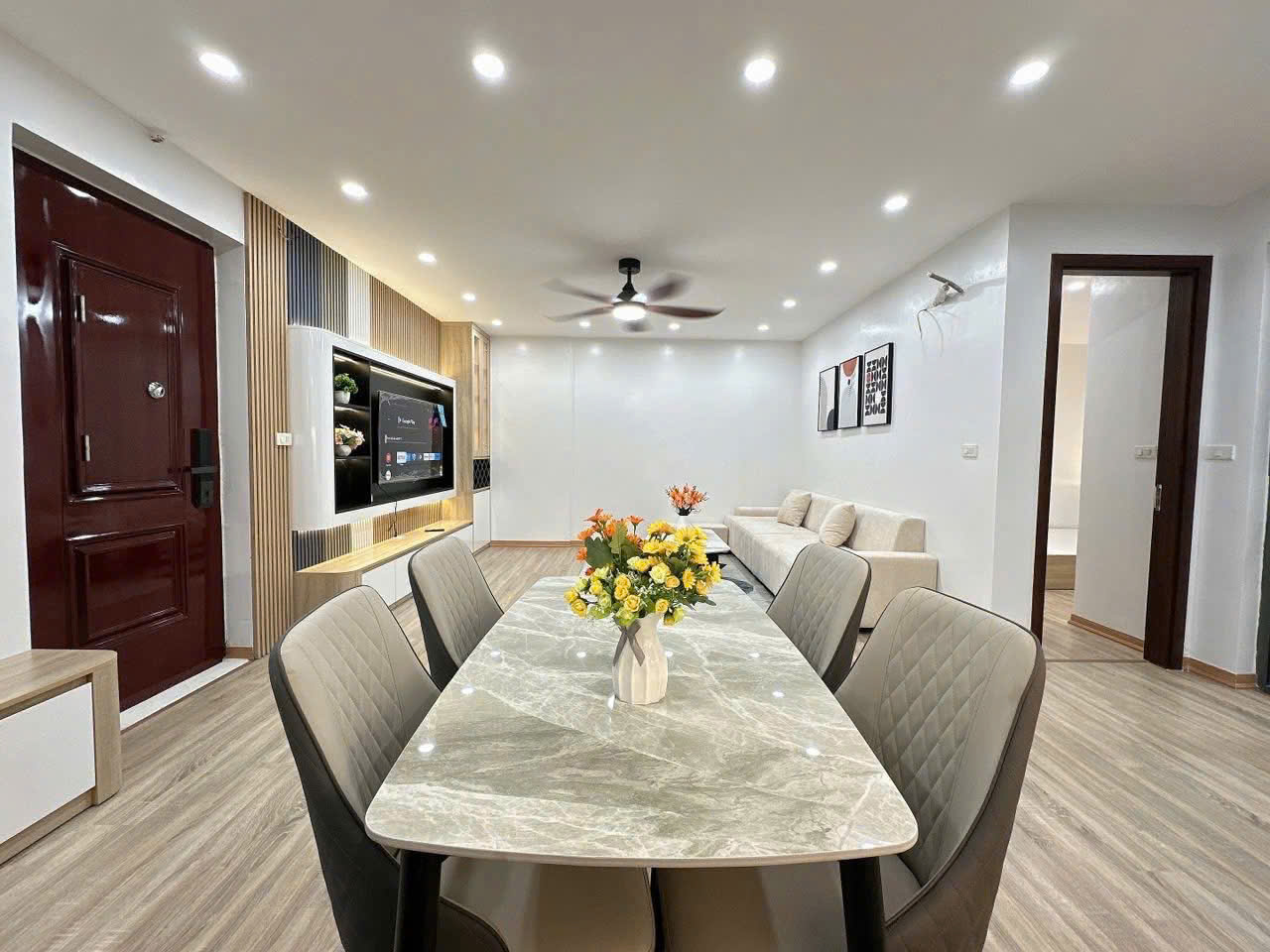 Bán căn 2 ngủ 63m2 tòa Bắc Rice City - Tây Nam Linh Đàm, Hoàng Mai, tầng thấp,  full nội thất, sổ - Ảnh 3