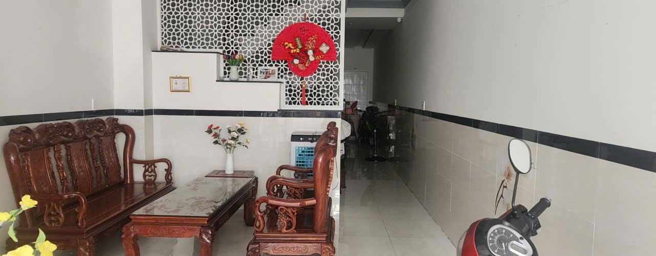 Chính chủ bán nhà 3 tầng mặt phố , 4 PN ngay trung tâm hành chính BRVT - Ảnh chính