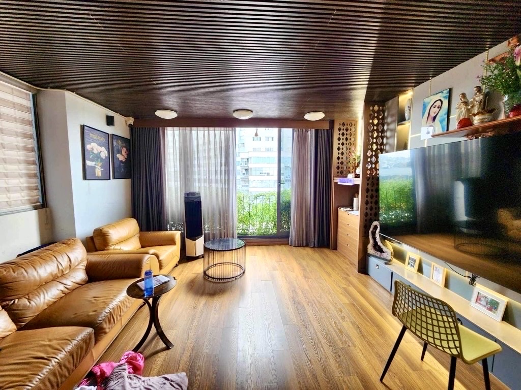 NHÀ NGANG LỚN NỞ HẬU TÀI LỘC CHO GIA CHỦ BẾN VÂN ĐỒN - XE HƠI ĐẬU CỬA- THÔNG RA NHIỀU HƯỚNG CÓ - Ảnh 4