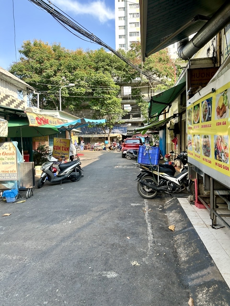 NHÀ NGANG LỚN NỞ HẬU TÀI LỘC CHO GIA CHỦ BẾN VÂN ĐỒN - XE HƠI ĐẬU CỬA- THÔNG RA NHIỀU HƯỚNG CÓ - Ảnh 3