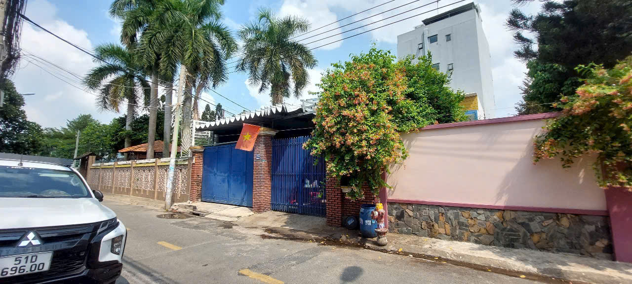 Cần bán gấp 2 căn nhà nằm chung một lô đất mặt tiền Đường số 4 Nhà thờ Tam Hà 464m² full thổ cư có d - Ảnh 1