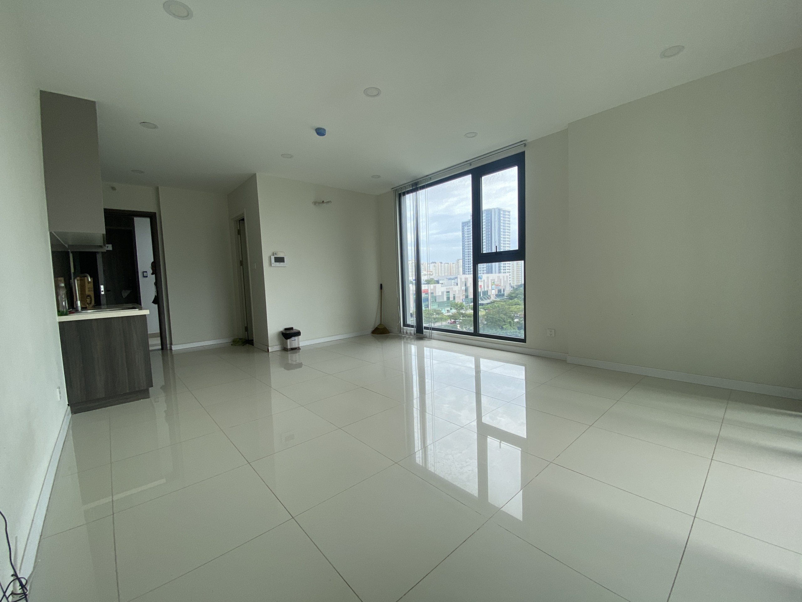Căn hộ Officetel góc 37m2, Giá chỉ 2.4 tỷ, nhà HTCB khai thác cho thuê ngay - Ảnh 2