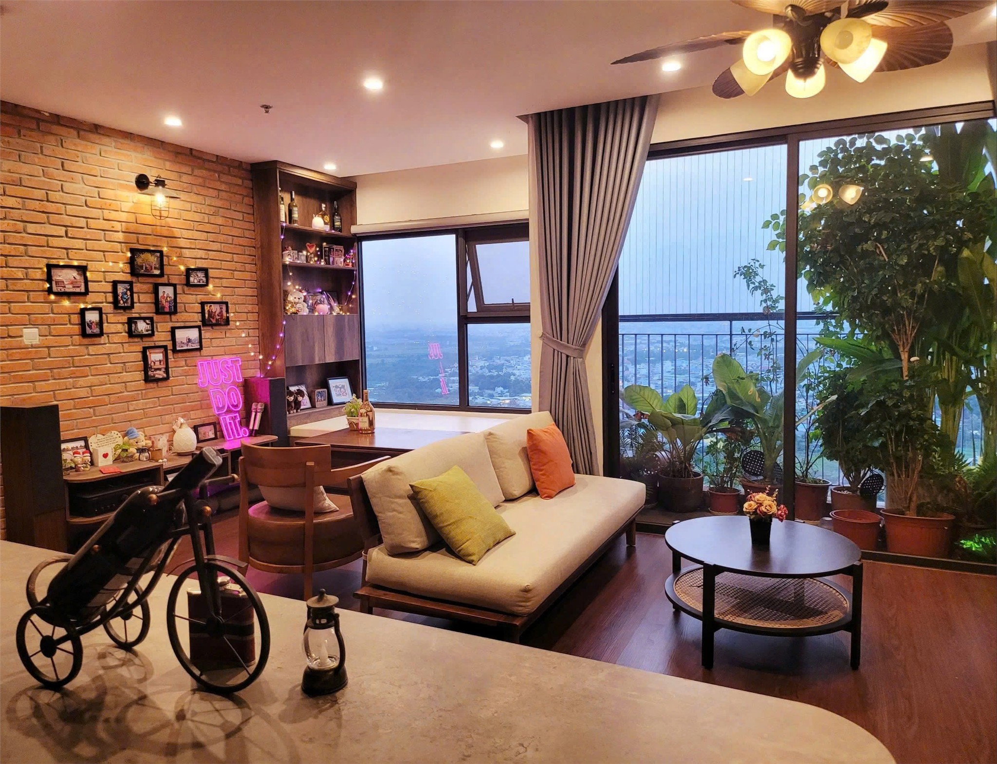 CĂN HỘ ĐẸP - GIÁ TỐT Có SÂN VƯỜN , RẠP CHIẾU PHIM, HỒ CÁ PHIÊN BẢN GIỚI HẠN Tại VINHOMES GRAND PARK - Ảnh chính