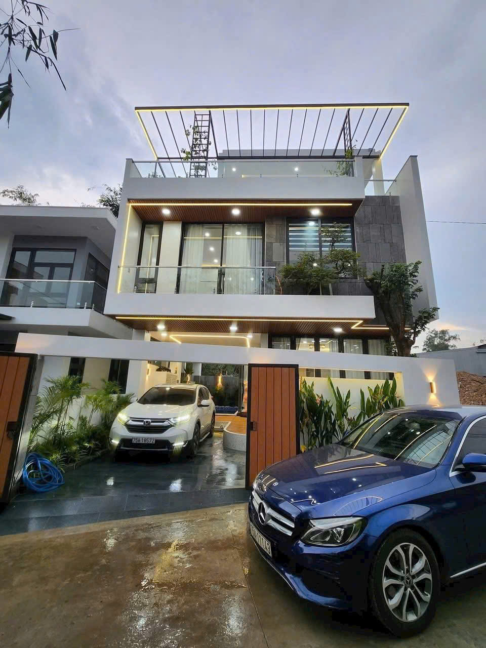 Siêu phẩm Villa 3 Tầng Kiệt 112 Minh Mạng. Giá tốt 4 Tỷ 3XX - Ảnh chính