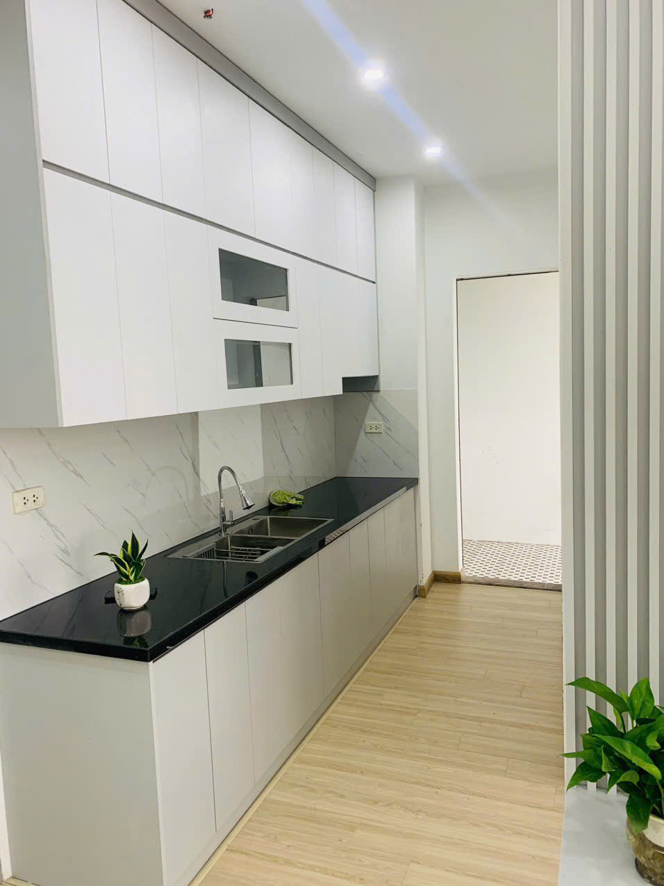Bán căn hộ 61m Sông Nhuệ , thiết kế 2pn ,1vs sổ đỏ chính chủ - Ảnh 1