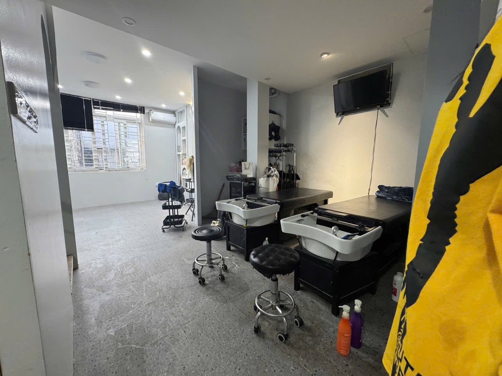 Siêu phẩm! Phố Tôn Thất Tùng 30m2, 5 tầng, Lô Góc mặt tiền 4.6m kinh doanh sầm uất - Ảnh 1