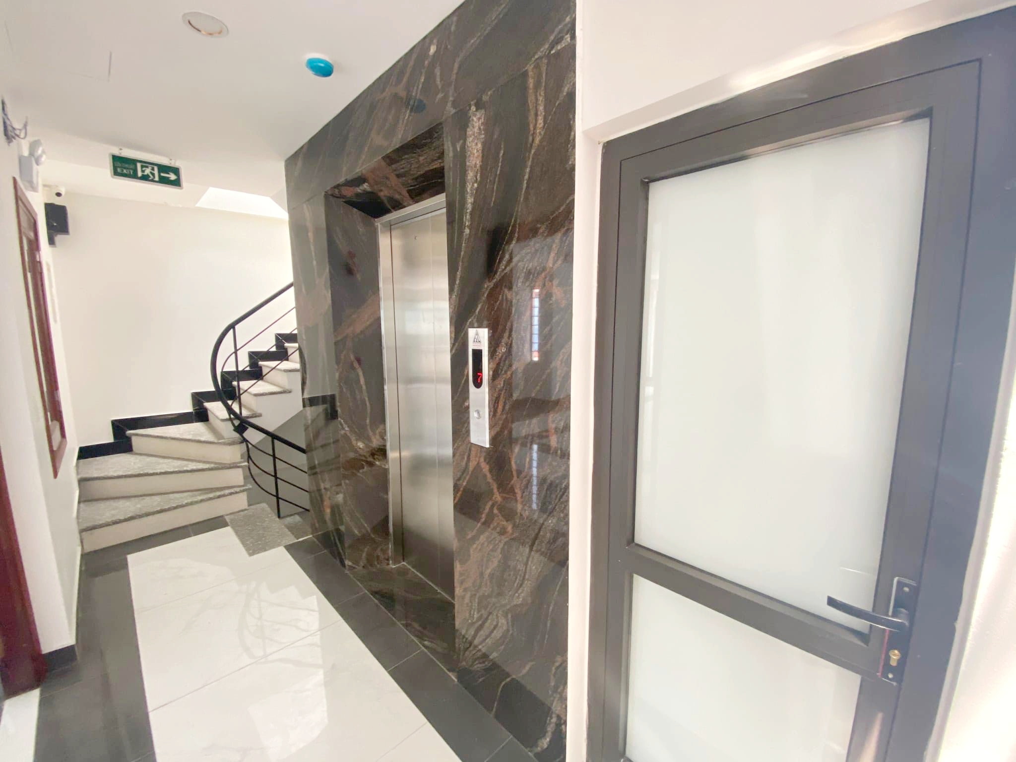Bán nhà mặt phố Hào Nam 55m siêu kinh doanh - Ảnh 2