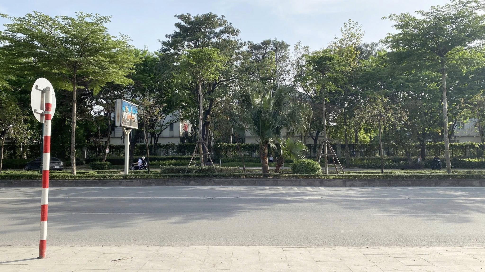 Cần bay nhanh nhà MẶT PHỐ Lê Trọng Tấn- 120m, 3 tầng-VỈA HÈ 7m-21.5 tỷ ( có tl) đối diện KĐT Park - Ảnh 1