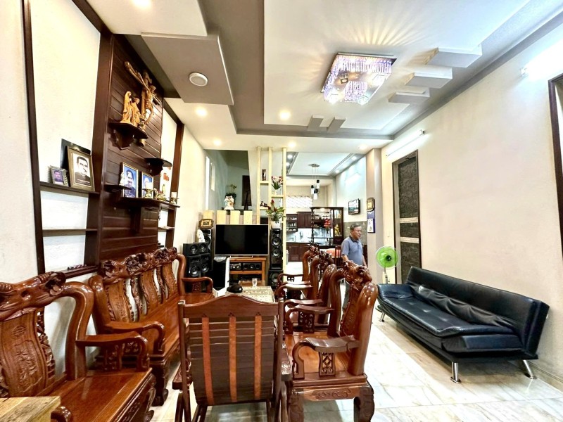 Bán nhà mặt phố Bình Phú, Thủ Đức, 80m², 8.8 tỷ, 3 tầng, 4PN - Ảnh chính