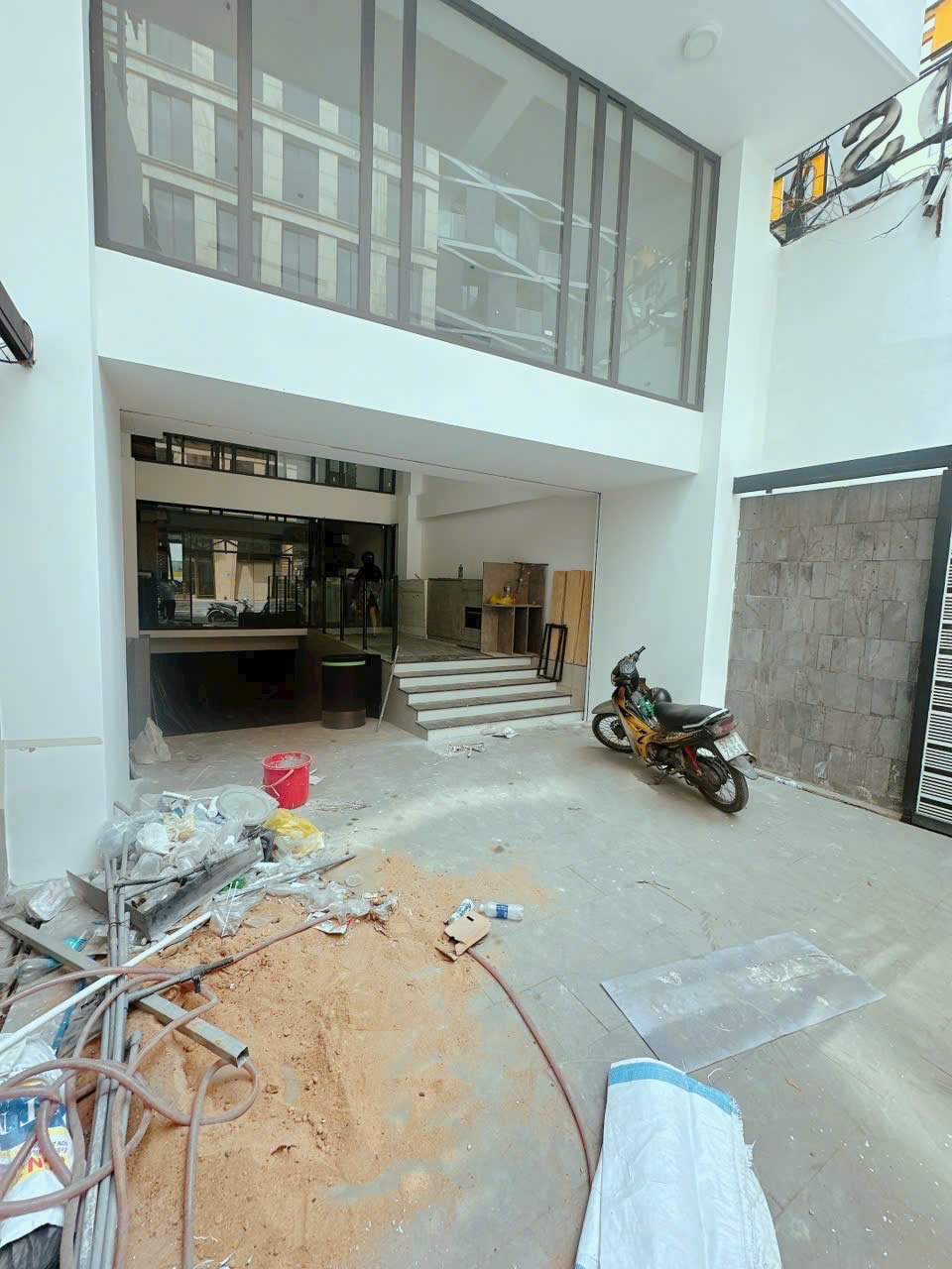 Bán tòa nhà, Mặt tiền Trương Quốc Dung - Nguyễn Văn Trỗi, 6x25m, 7 T- có Hầm, 36 tỷ. - Ảnh chính