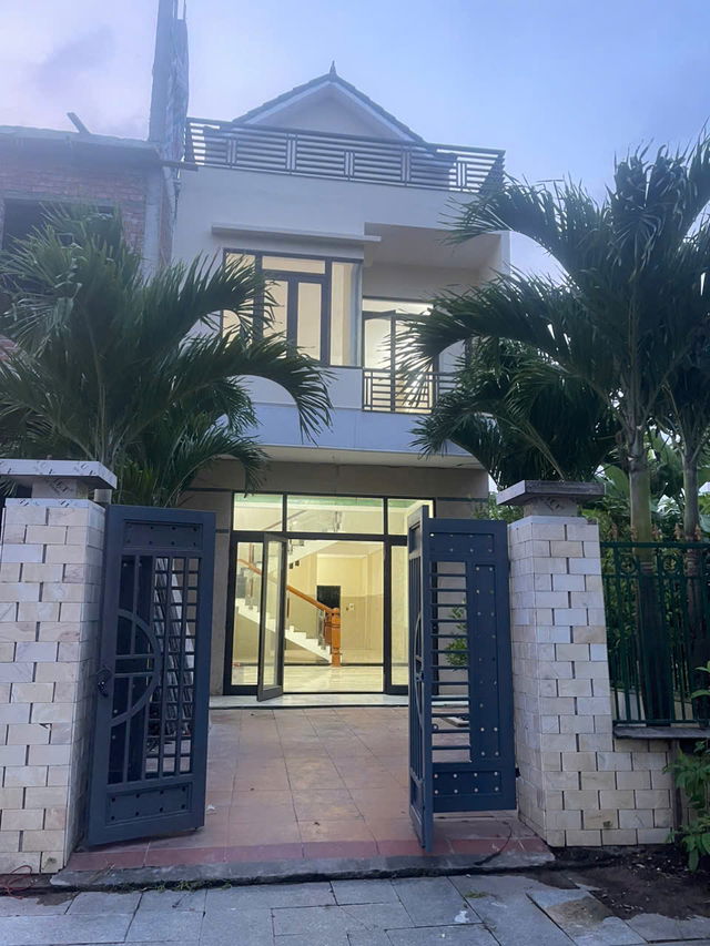 BÁN NHÀ 2 TẦNG, DT 127M2, ĐƯỜNG 7M5 KHU ĐÔ THỊ GOLDEN HILL, LIÊN CHIỂU - CHỈ 3.8 TỶ - Ảnh chính