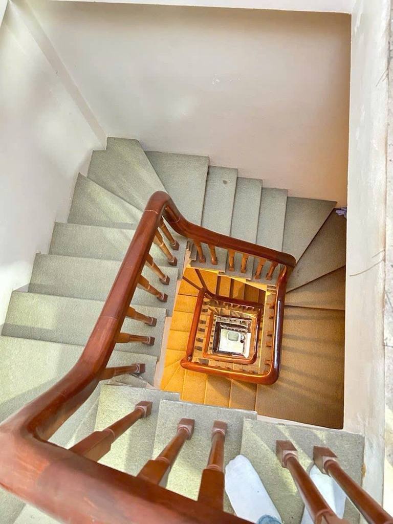 🌟 BÁN GẤP NHÀ 5 TẦNG - PHỐ LẠC LONG QUÂN - VỊ TRÍ ĐẮC ĐỊA - KINH DOANH ĐỈNH CAO! - Ảnh 1