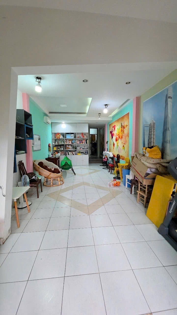 Bán nhà 92m², 2 tầng, 3PN, 4WC, Q.9, 6.4 tỷ, sổ hồng - Ảnh 1