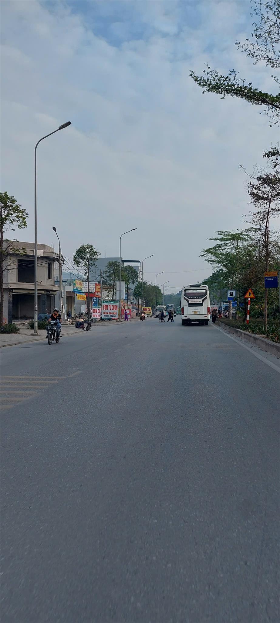 LÔ ĐẤT VỊ TRÍ ĐẮC ĐỊA SÀI SƠN- QUỐC OAI, VIEW THOÁNG, ĐƯỜNG RỘNG CHÍNH CHỦ CẦN THANH KHOẢN NHANH  , - Ảnh 2