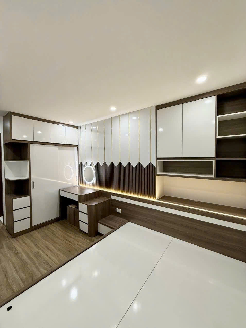 Bá.n gấp căn hộ chung cư view hồ mát lịm quận Hoàng Mai, tầng 9, 72m2, 2 ngủ, giá cực kỳ ưu đãi - - Ảnh 3