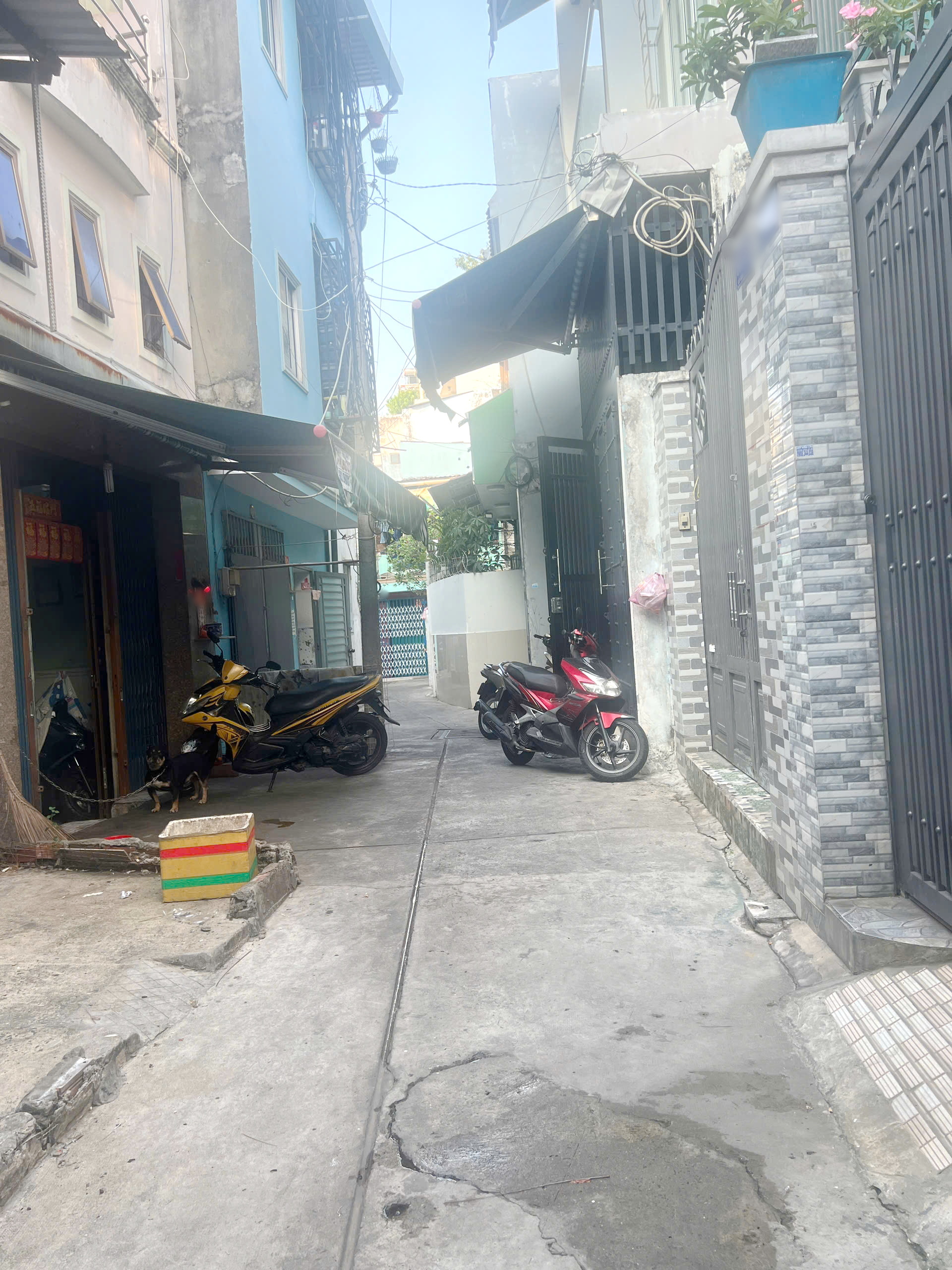 Nhà 2 tầng hẻm thông đường Phạm Văn Chí P4Q6 - Ảnh 1
