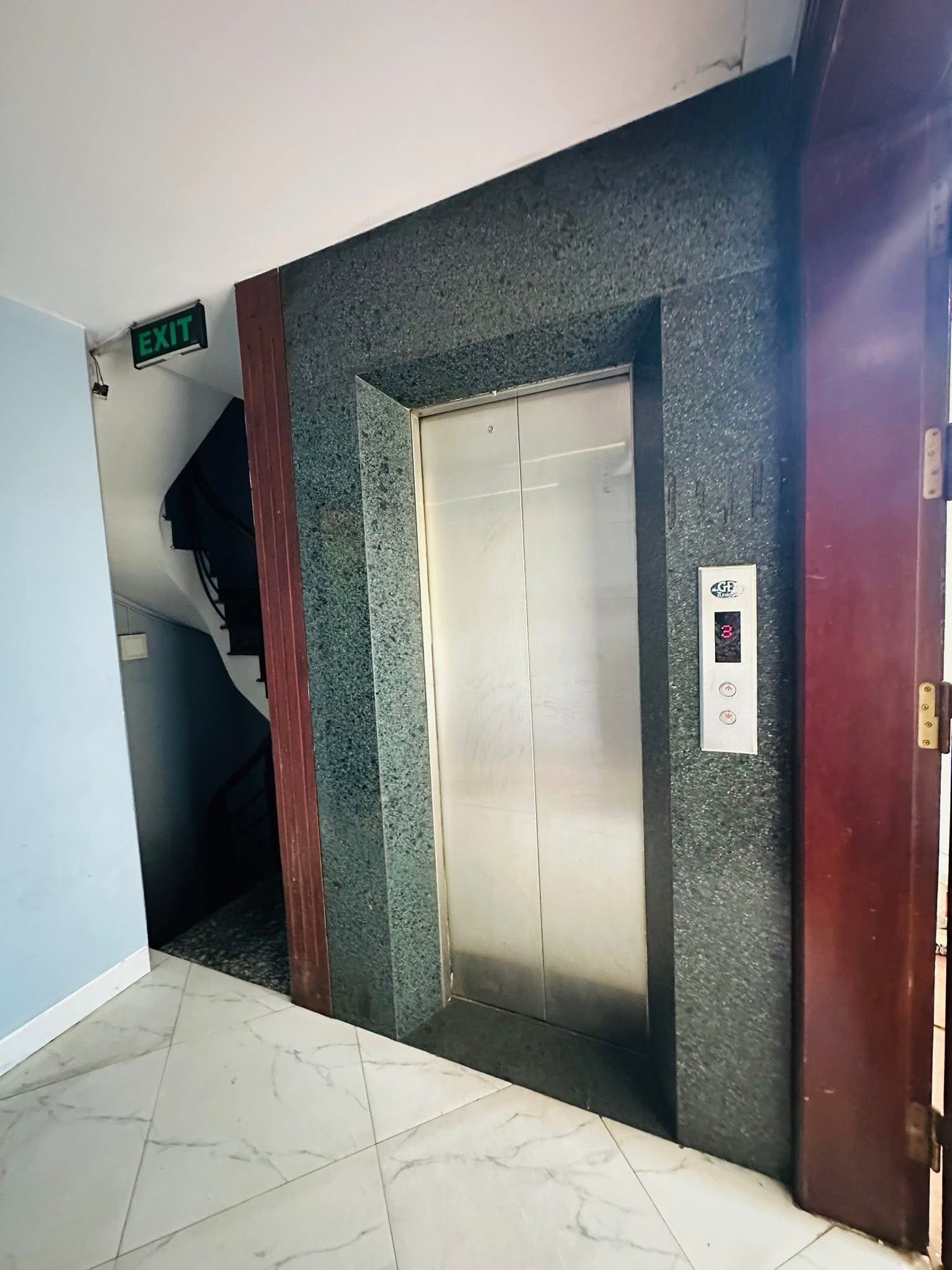 SIÊU HIẾM - Bán nhà Mặt Phố Hào Nam (Cát Linh) 56m2/5Tầng Thang máy chỉ 37.5 Tỷ - Ảnh 4