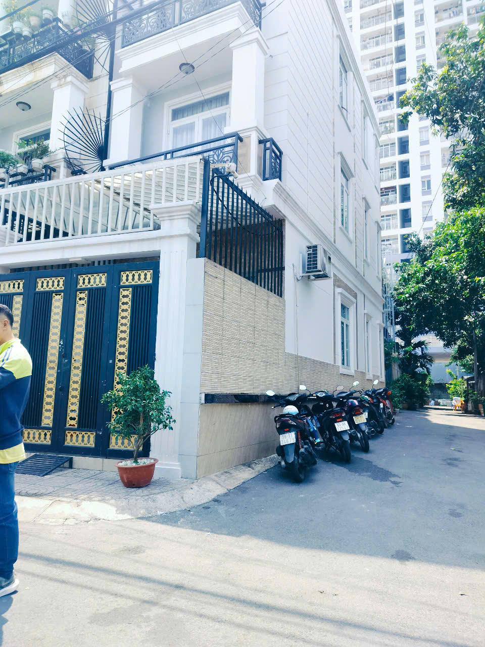 NHÀ 2 MẶT TIỀN SIÊU ĐẸP, SỔ SÁCH PHÁP LÝ RÕ RÀNG KẸT TIỀN LÀM CÔNG VIỆC CẦN BÁN GẤP, TẠI TRƯỜNG THỌ, - Ảnh 1