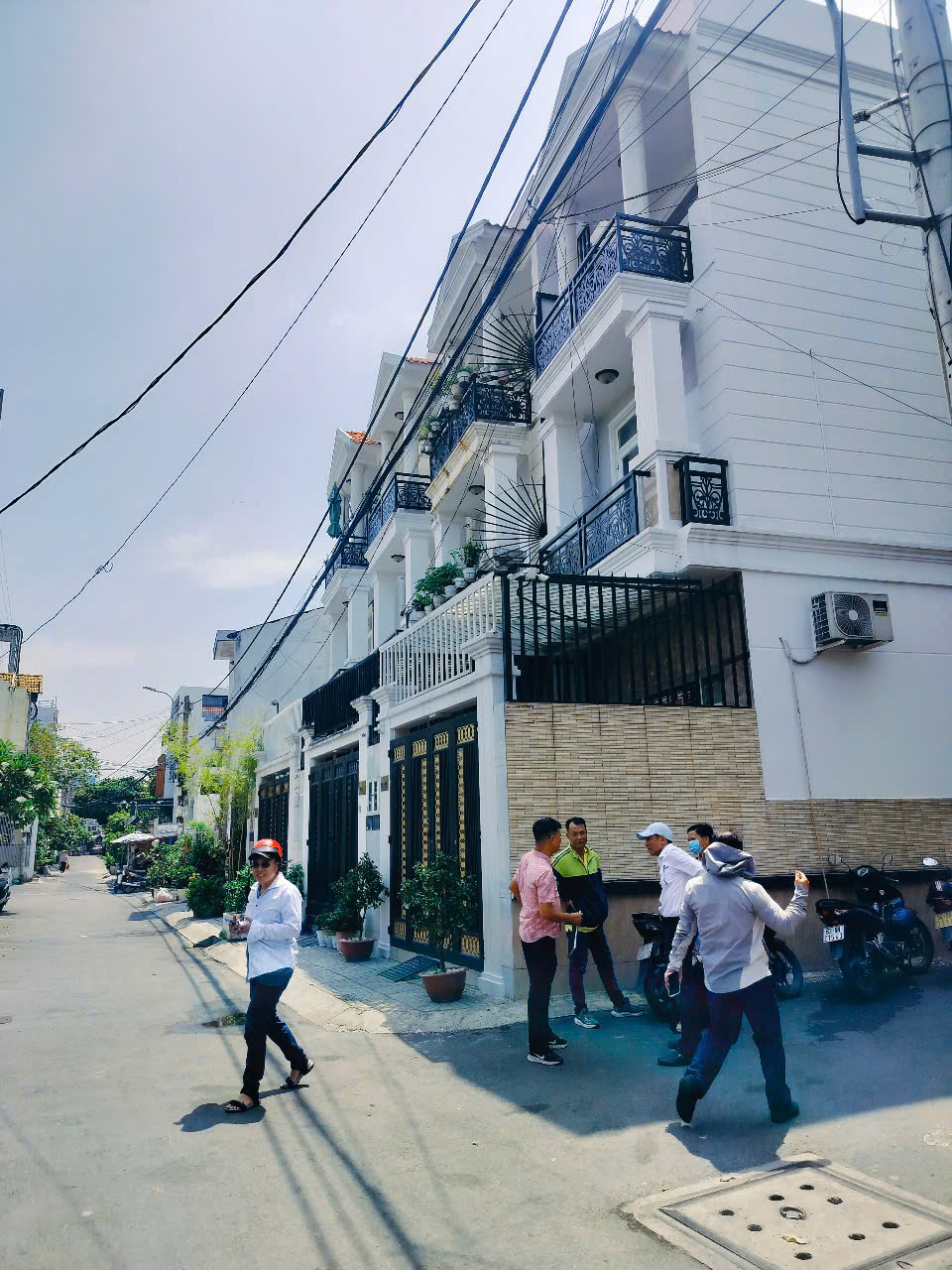 NHÀ 2 MẶT TIỀN SIÊU ĐẸP, SỔ SÁCH PHÁP LÝ RÕ RÀNG KẸT TIỀN LÀM CÔNG VIỆC CẦN BÁN GẤP, TẠI TRƯỜNG THỌ, - Ảnh 2