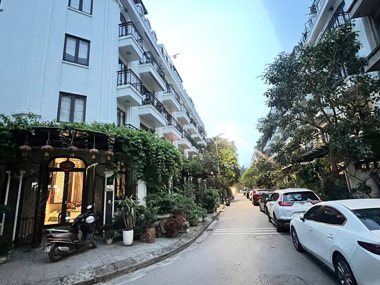 BÁN NHÀ BIỆT THỰ LIỀN KỀ VĨNH HƯNG CĂN GÓC 3 THOÁNG 6 TẦNG THANG MÁY GIÁ 25 TỶ - Ảnh 1