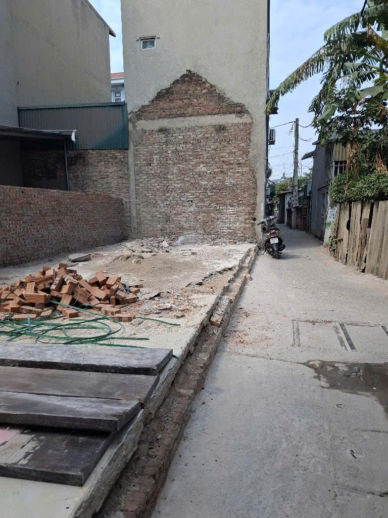 LÔ GÓC - ĐẤT Ỷ LA DƯƠNG NỘI -DT 50M - NGÕ NÔNG Ô TÔ CỰC GẦN XÂY 5 TẦNG QUÁ ĐẸP - Ảnh 3