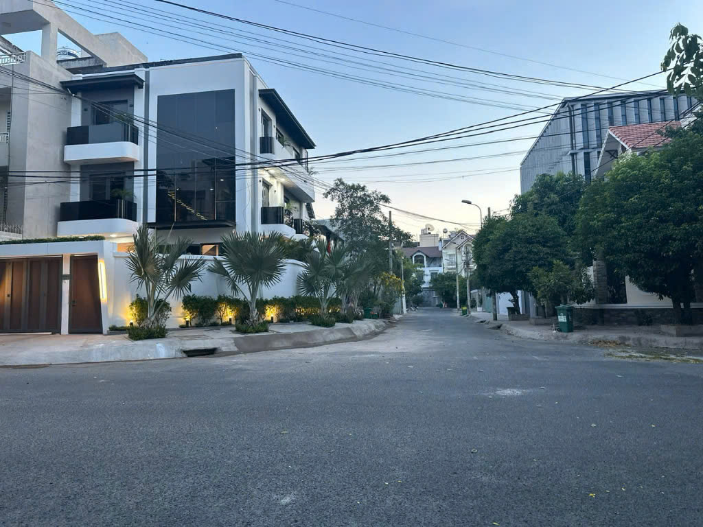 Bán Nhà Mặt Tiền Đường Nguyễn Văn Hưởng, Thảo Điền, Quận 2 - 5x22m, Chỉ 38 Tỷ - Ảnh 4