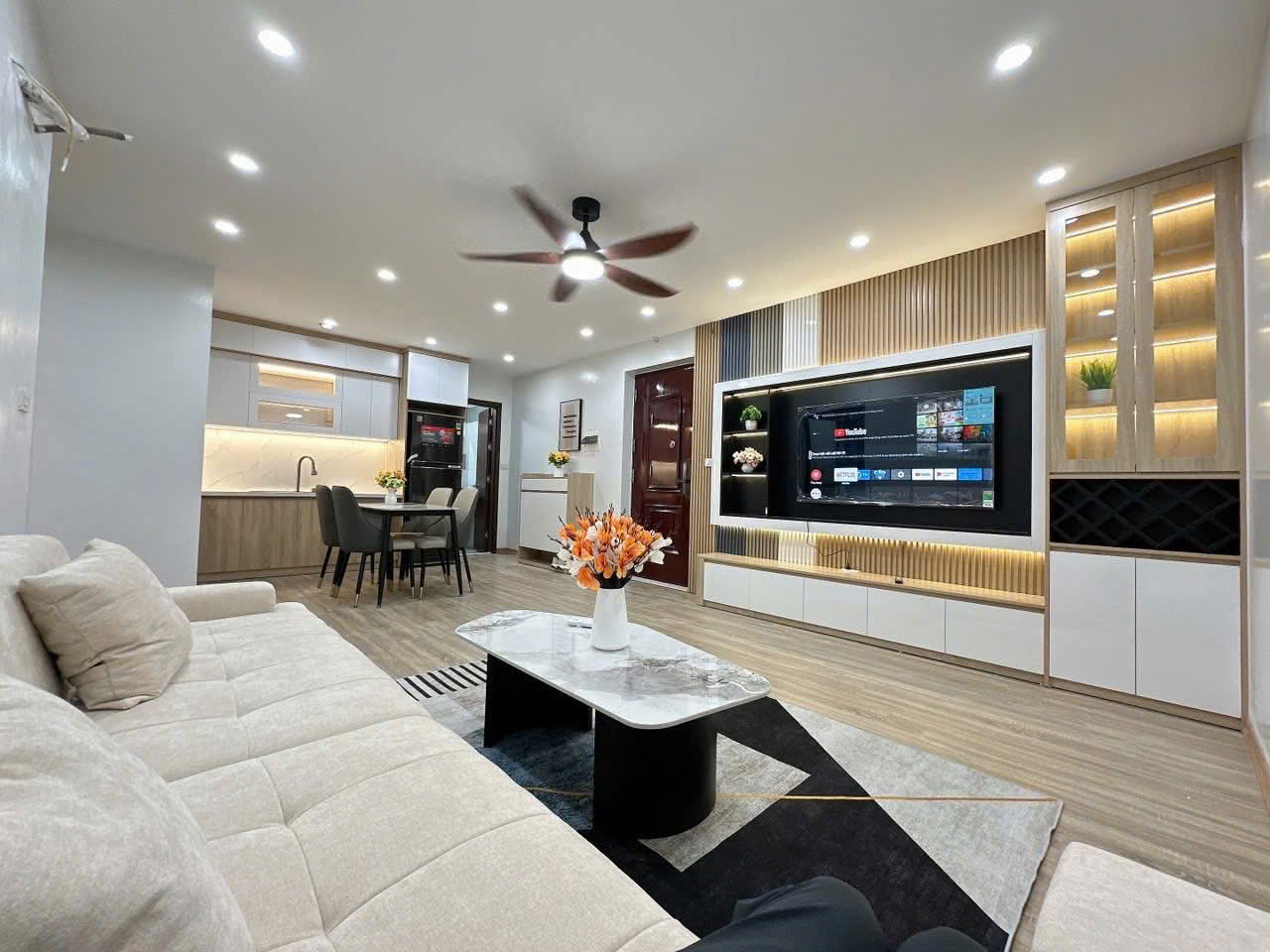 Bán căn 2 ngủ 63m2 tòa Bắc Rice City - Tây Nam Linh Đàm, Hoàng Mai, tầng thấp,  full nội thất, sổ - Ảnh 2