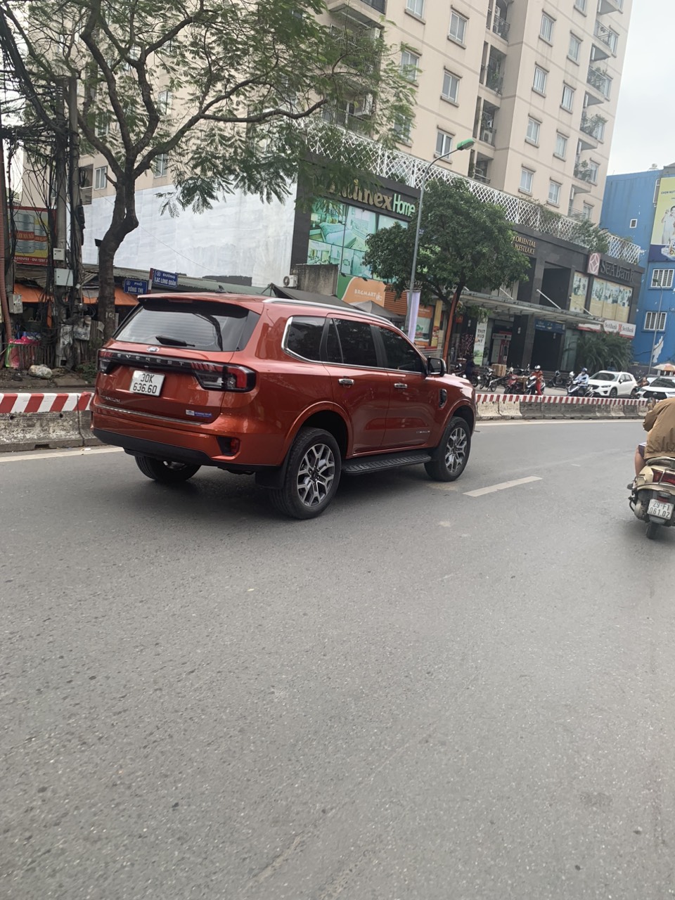 Bán Nhà MP Lạc Long Quân 410m/5Tầng/MT 7.5m 168 Tỷ Xây Tòa Building Thì Đẳng Cấp - Ảnh chính