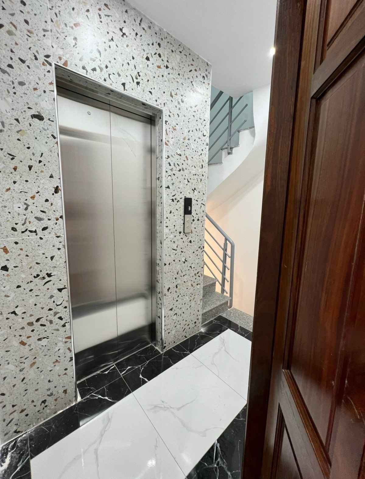 Nhà đẹp Vũ Trọng Phụng, Thanh Xuân, Ô TÔ, KD, thang máy, dt35m2 X 6tầng, 8.xxtỷ. - Ảnh chính