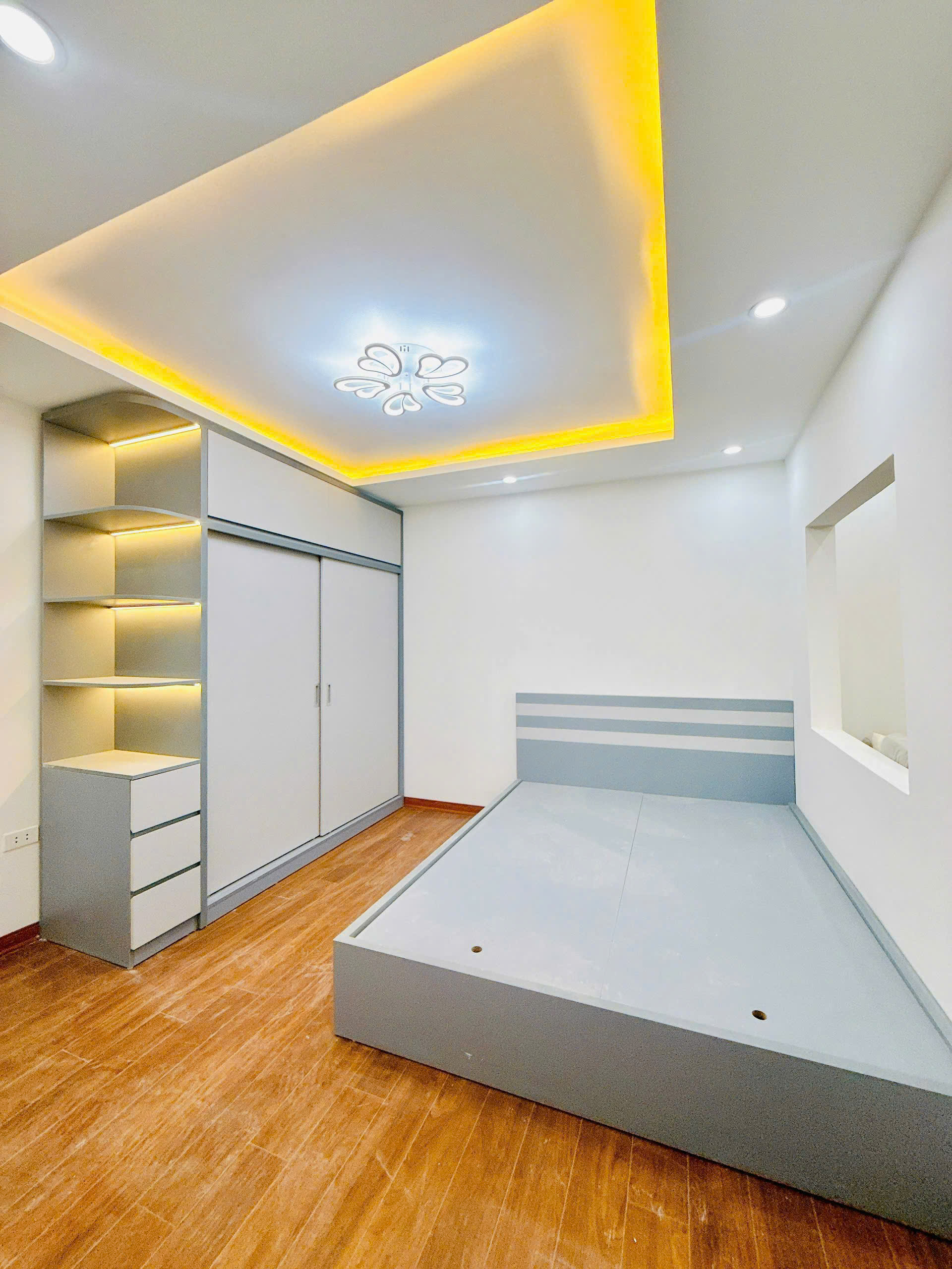 HÓT - MÌNH CHÍNH CHỦ BÁN CĂN TẬP THỂ TOÀ C8 TẠI MẶT PHỐ QUỲNH MAI, Q. HAI BÀ TRƯNG, HÀ NỘI - Ảnh chính