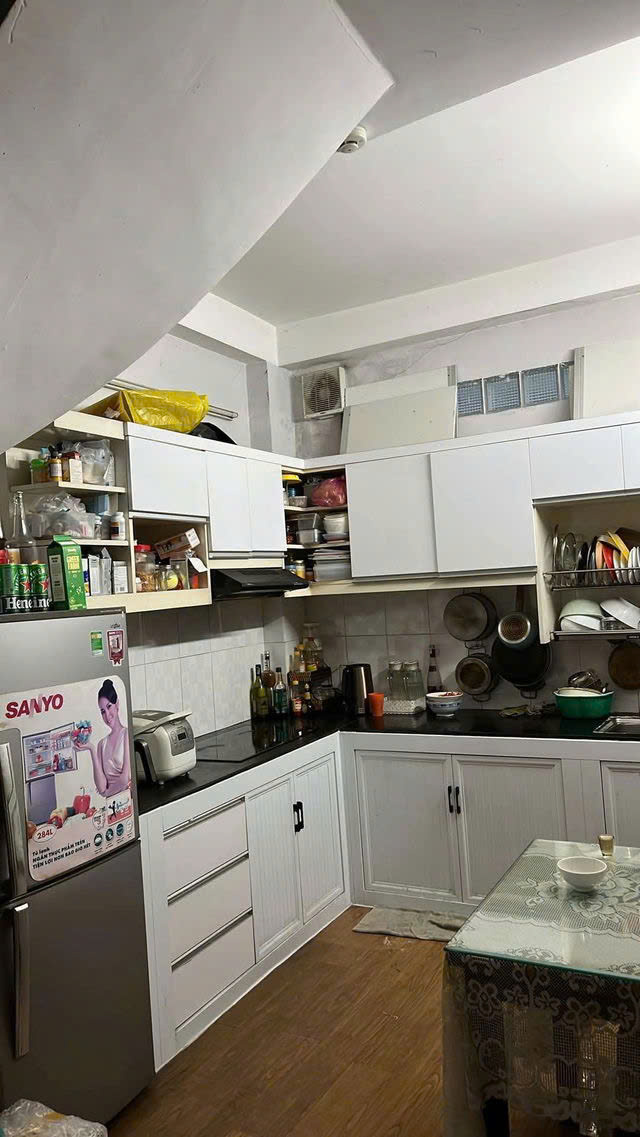 GIÁ MỀM NHẤT QUẬN 1 P. CÔ GIANG- VÕ VĂN KIỆT - 19 TỶ -Dt: 42.8m2 ngang 2.8 dài 18m - xây 5 tầng - Ảnh 3