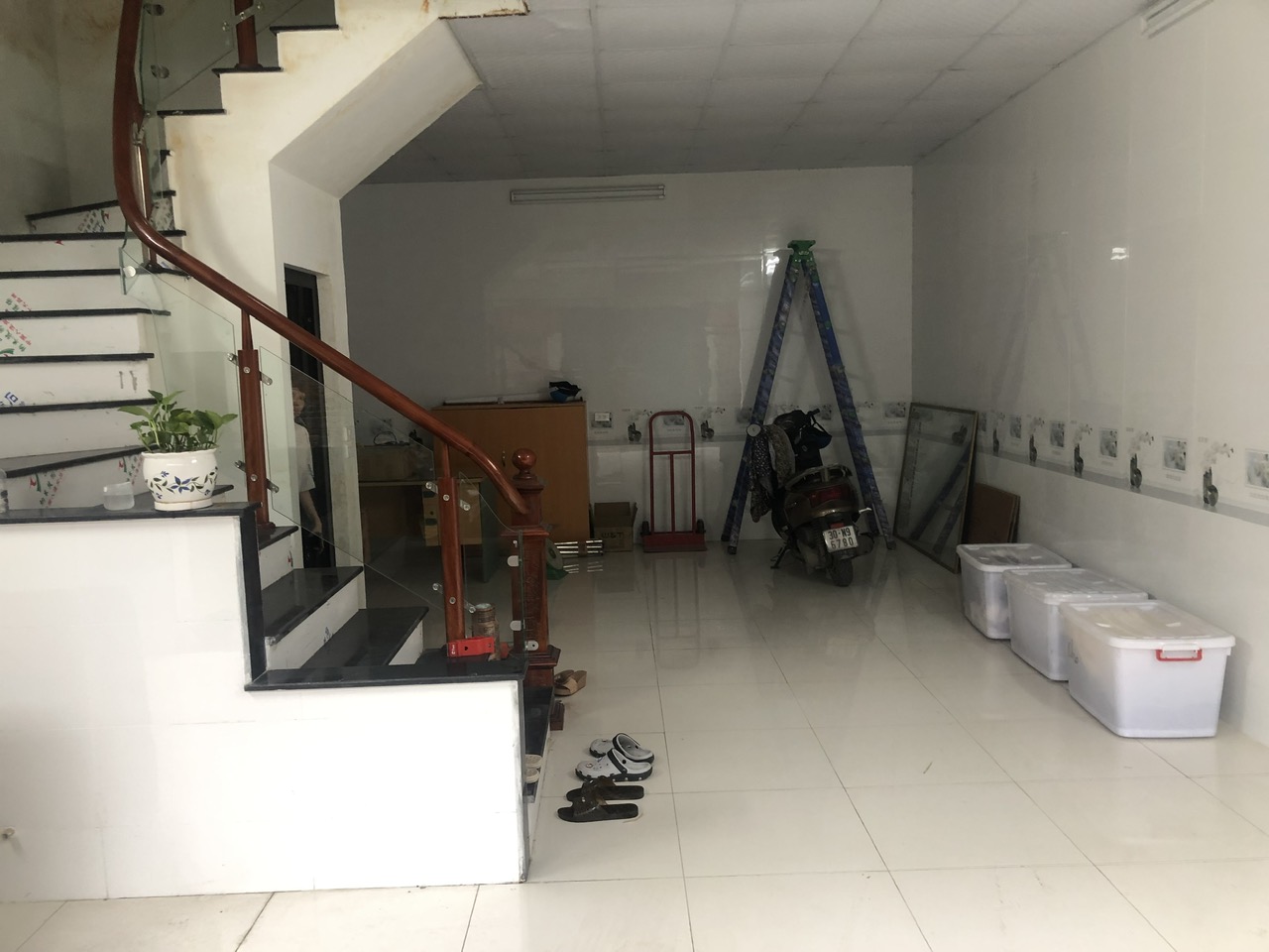Cho thuê nhà Quang Tiến cạnh Vinsmart  55m2, 5 tầng, mới đẹp, ô tô cất trong nhà - Ảnh chính