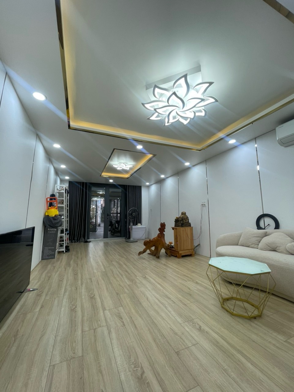 NHÀ 2 TẦNG VỊ TRÍ ĐẸP! HẺM 60 LÂM VĂN BỀN, TÂN KIỂNG, QUẬN 7 - Ảnh 1