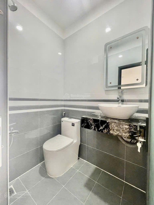 NHÀ MỚI XÂY, VÀO Ở NGAY - 3tầng đúc kiên cố 4PN+3WC - 3,8 tỷ không thương lượng - Ảnh 2
