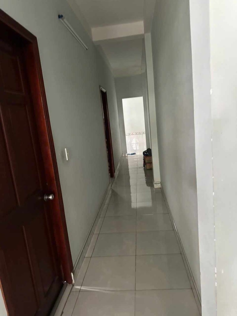 Bán nhà 3 Lầu 1 Trệt 100m2 Dĩ An,đường nhựa vài ô tô thông thoáng,gần chợ đêm - Ảnh 3