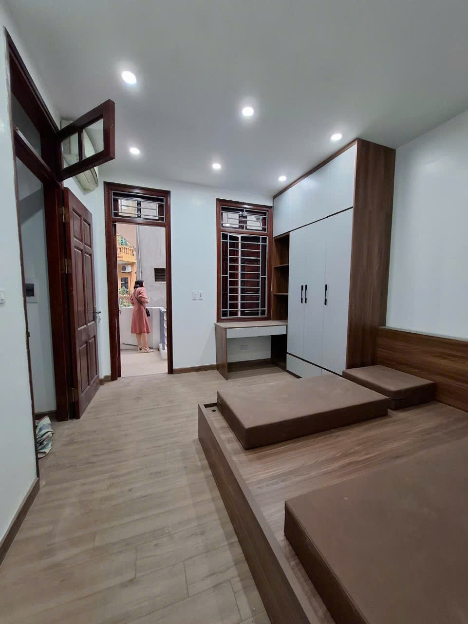 45m 5 tầng 6 ngủ khép kín full nội thất <br>nhà cạnh trường cấp 3 lê lợi bà triệu hà đông <br>giá 8tỷ - Ảnh 1