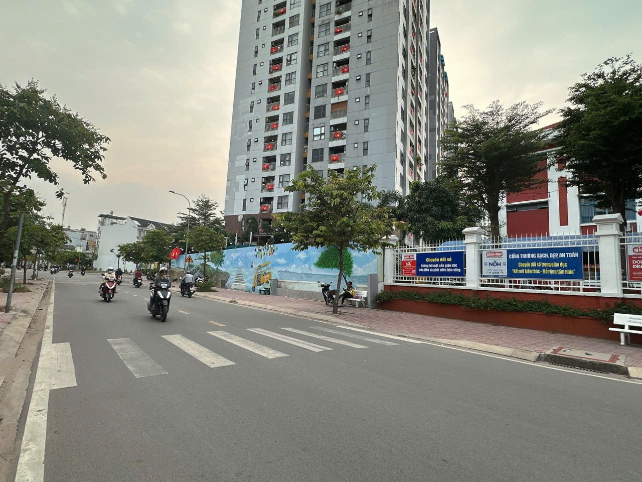 SỐC QUÁ chỉ 23.5 tỷ có nhà 4 lầu đẹp ngang 9.7m 175m2 HXT Nguyễn Oanh gần khu OSIMI. - Ảnh 2