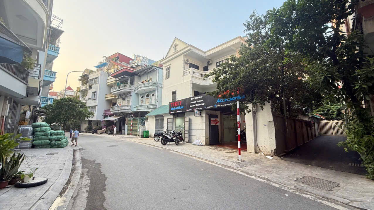 Bán Nhà Lạc Long Quân. Tây Hồ. Lô Góc. Ô Tô. Vỉa Hè. DT 432m2. MT 17m. 3 Tầng. Giá 180 Tỷ. - Ảnh 1