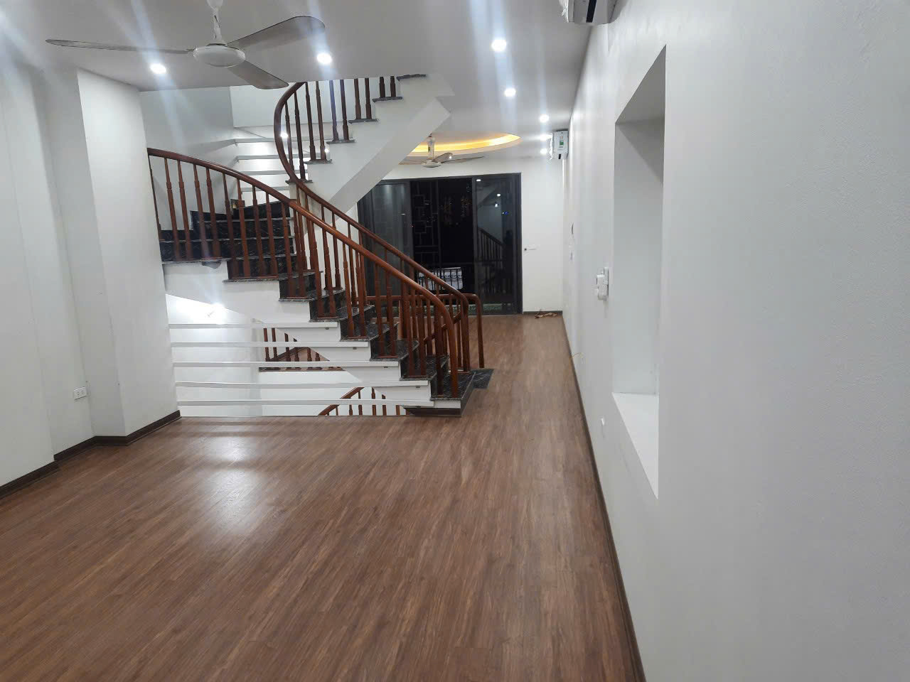 Bán Liền kề Mỹ Đình 62m2 5 tầng full nội thất giá chỉ nhỉnh 17 tỷ - Ảnh 2