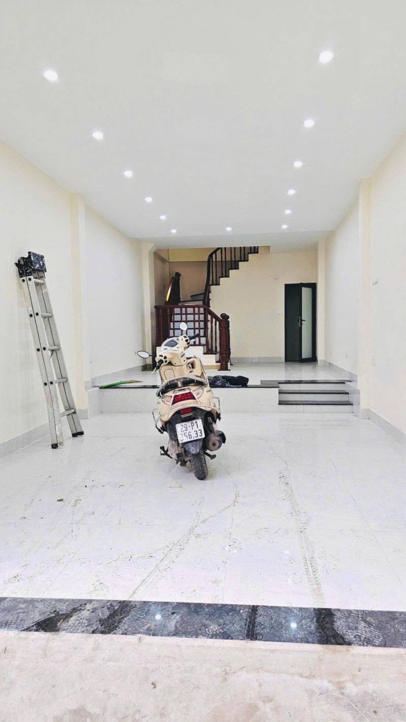 Bán nhà Định Công, Hoàng Mai. 50m2 x 5 Tầng. MT 4,2m. NỞ HẬU. NGÕ THÔNG. Ô TÔ.  Hơn 12 Tỷ. - Ảnh chính