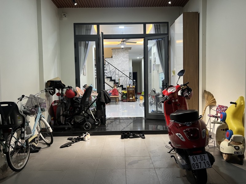 Bán nhà ĐẸP 2 Tầng Đông Hòa,gần Sân Vận Động Dĩ An,đương 2 xe hơi nối đuôi - Ảnh 1