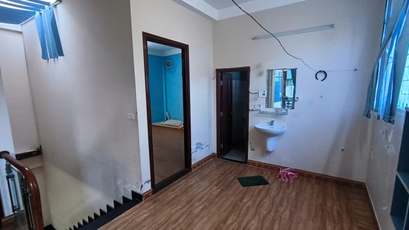 # Nhà Kiệt Hoàng Thúc Trâm, gần Ô tô đậu, 77m2, 2 tầng đúc, 3..x tỷ - Ảnh 3