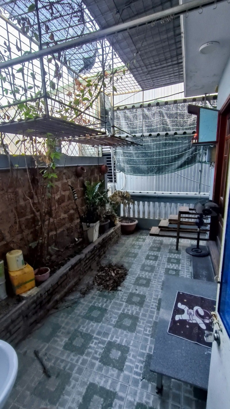 # Nhà Kiệt Hoàng Thúc Trâm, gần Ô tô đậu, 77m2, 2 tầng đúc, 3..x tỷ - Ảnh 2