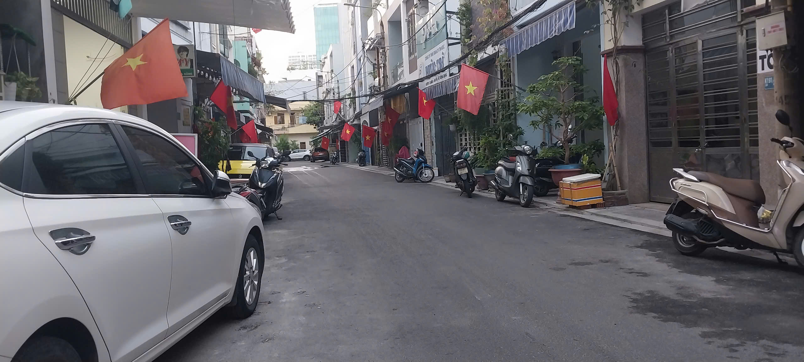 ♥ Nhà Mặt Tiền đường 5.5m gần Lê Đình Lý, 30m2, ngang 4.4m, 2 tầng đúc, kinh doanh Ngon, nhỉnh 4  tỷ - Ảnh 1