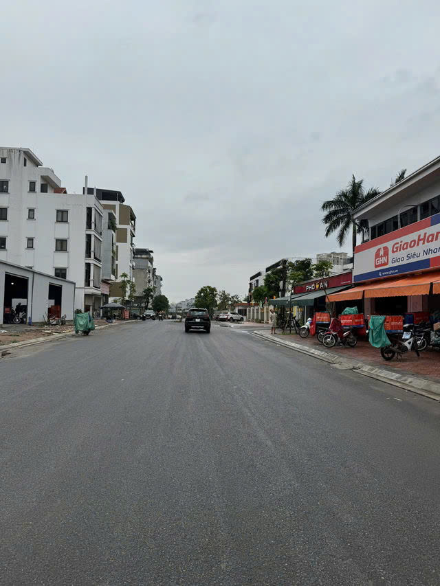 TÔI CẦN BÁN 80M2 ĐẤT TÁI ĐỊNH CƯ Ngọc Thụy -Long Biên, mặt tiền 5.6m, 24.8 tỷ. - Ảnh 3