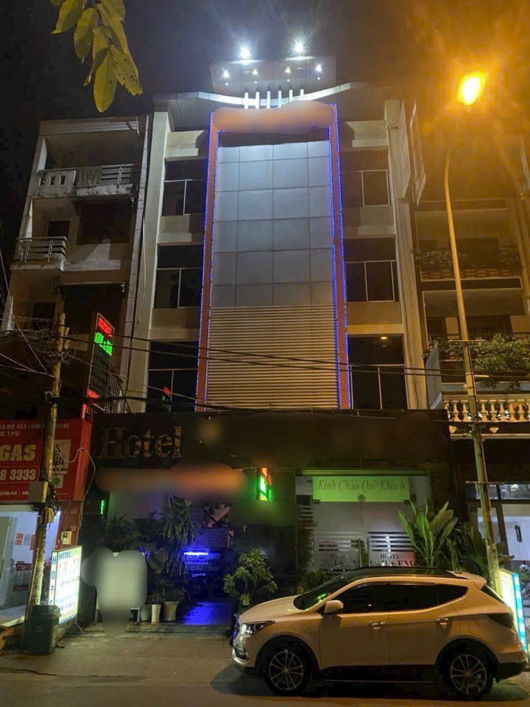ĐỊNH CƯ NƯỚC NGOÀI – CẦN NHƯỢNG KHÁCH SẠN 7 TẦNG ĐANG KD TỐT – MT HÀ HUY GIÁP - Ảnh chính