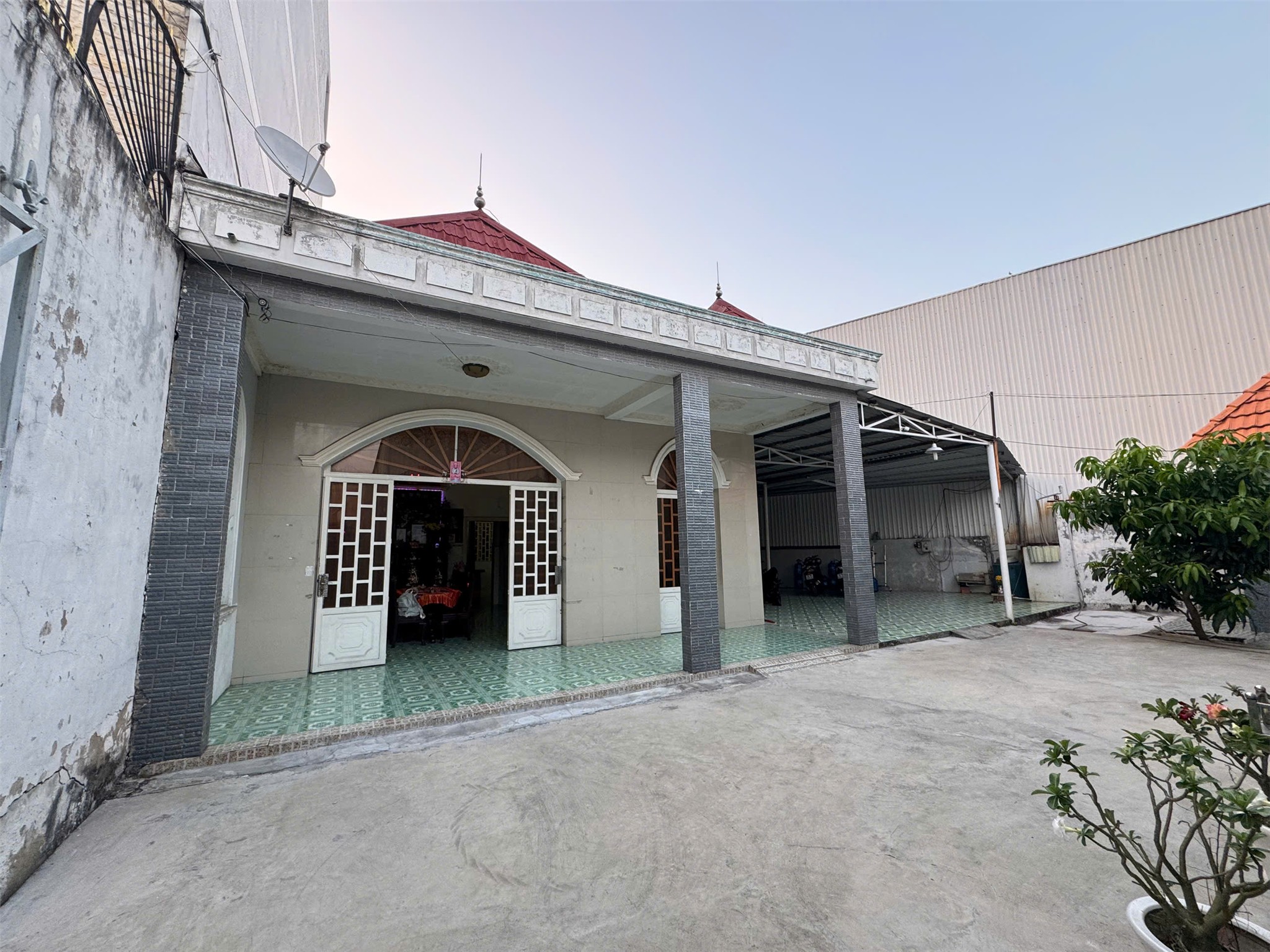 GIÁ TỐT - CHÍNH CHỦ Cần Bán Nhanh Nhà Và Kho Vị Trí Tại Huyện Bình Chánh , TP HCM - Ảnh chính