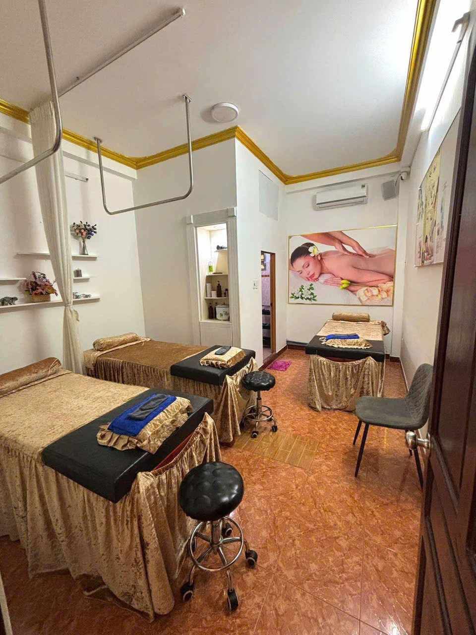 Vì lý do sức khoẻ nên cần sang nhượng lại Spa mặt tiền Bình Tân - Ảnh chính
