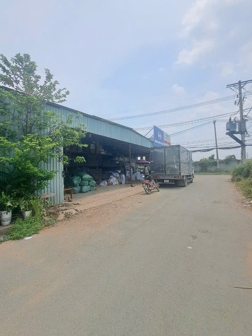 HÀNG HIẾM, 2 mặt tiền, Sát Vinhome Quận 9, DT 88m2 ( 6.4 x 15) chỉ 4 ty nhỉnh - Ảnh 2