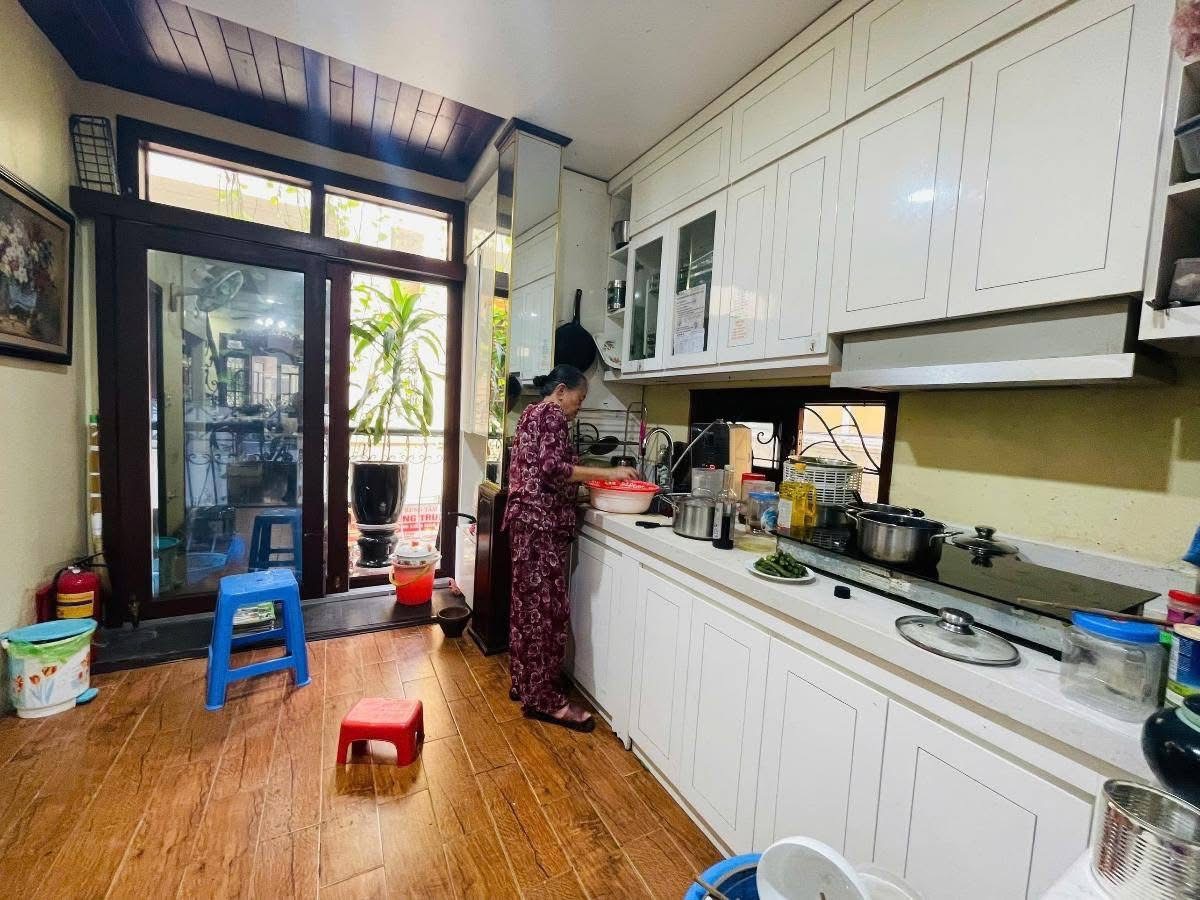 PHÂN LÔ 3 THOÁNG, 2 MẶT TIỀN PHỐ TRẦN QUỐC HOÀN - 5 TẦNG MỚI ĐẸP, VỈA HÈ KINH DOANH, OTO VÀO NHÀ - - Ảnh 3